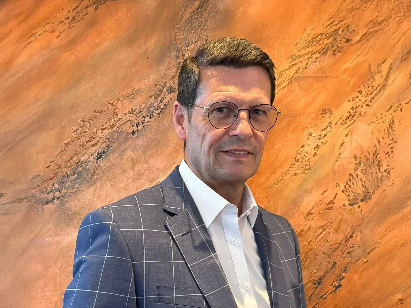 thomas-stennmanns-portrait-klein Thomas Stennmanns – Immobilienmakler im Bergischen Land